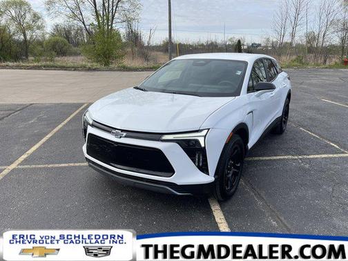Summit White 2025 Chevrolet Blazer L