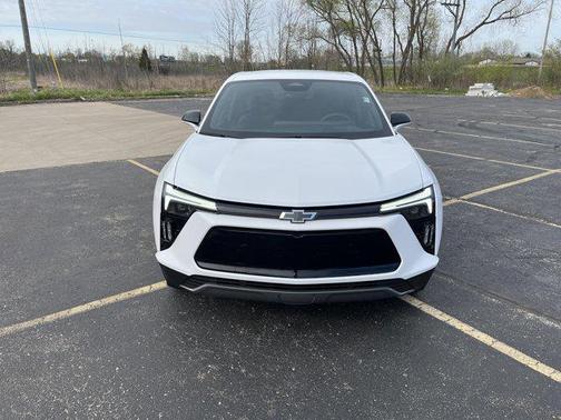 Summit White 2025 Chevrolet Blazer L