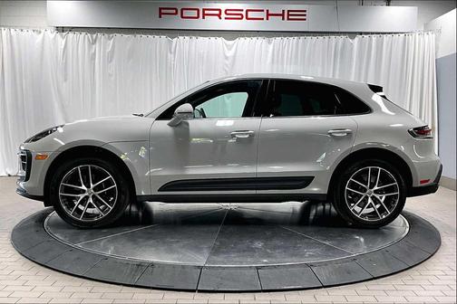 2025 Porsche Macan AWD