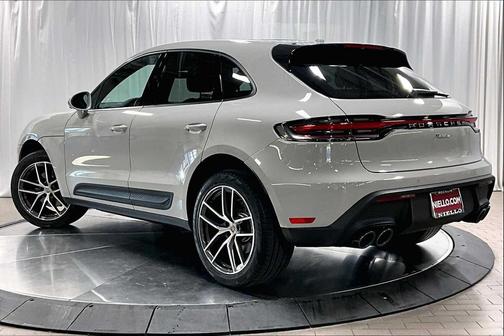 2025 Porsche Macan AWD