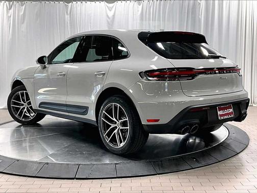 2025 Porsche Macan AWD