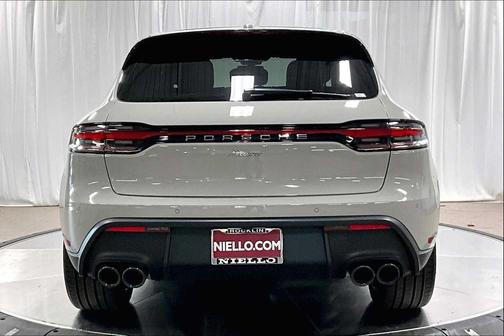2025 Porsche Macan AWD