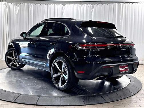 JET BLACK MET 2026 Porsche Macan Macan