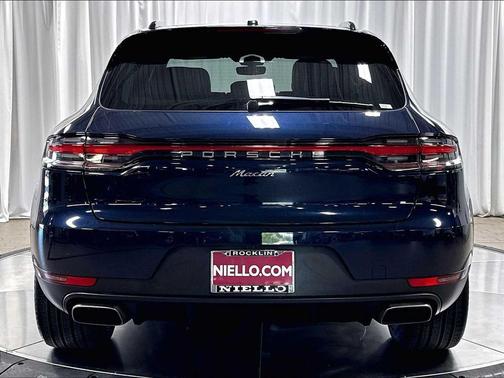 Night Blue Metallic 2021 Porsche Macan Macan
