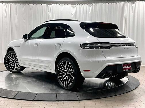 2026 Porsche Macan AWD