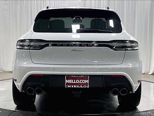 2026 Porsche Macan AWD