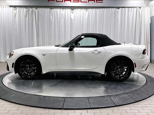 2019 FIAT 124 Spider Base