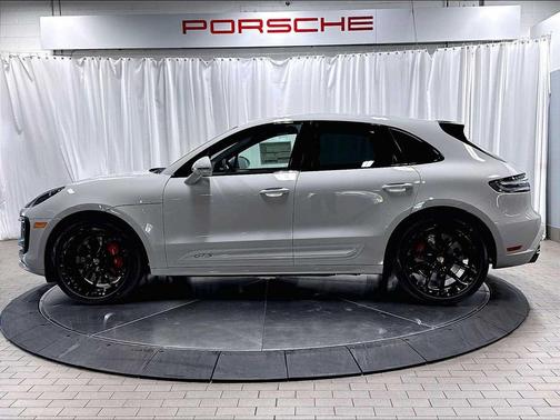 Chalk 2026 Porsche Macan Macan GTS