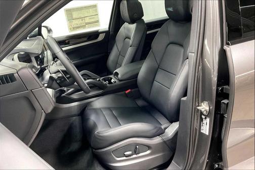 2026 Porsche Cayenne AWD