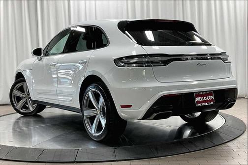 2025 Porsche Macan AWD