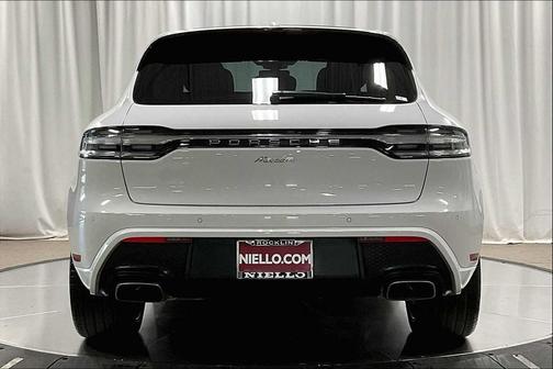 2025 Porsche Macan AWD