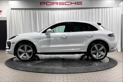 2025 Porsche Macan AWD