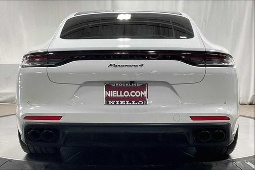 2021 Porsche Panamera 4