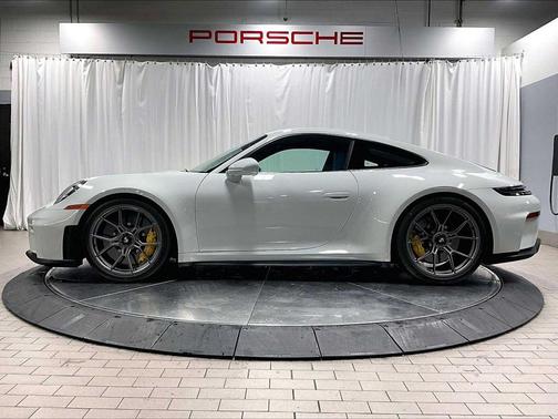 2026 Porsche 911 GT3 w/Touring Package