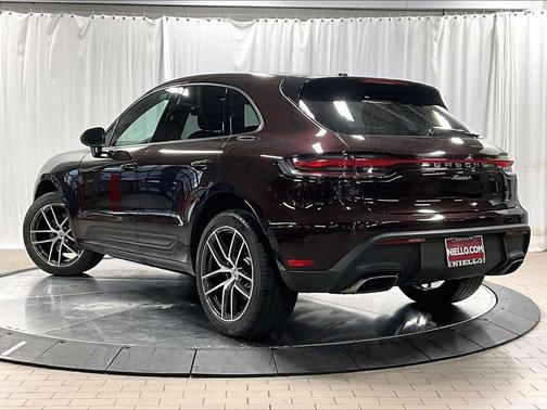 2025 Porsche Macan AWD