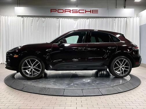 2025 Porsche Macan AWD