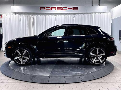Jet Black Metallic 2025 Porsche Macan Macan