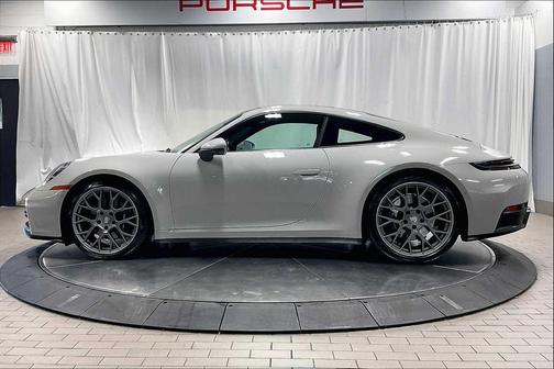 2025 Porsche 911 Carrera