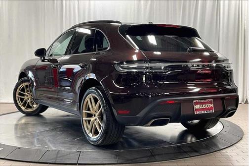 2025 Porsche Macan Base
