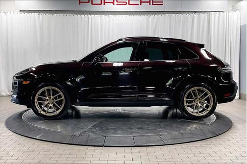 2025 Porsche Macan Base