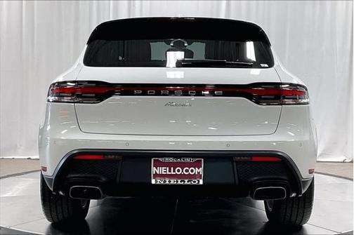 2025 Porsche Macan Base