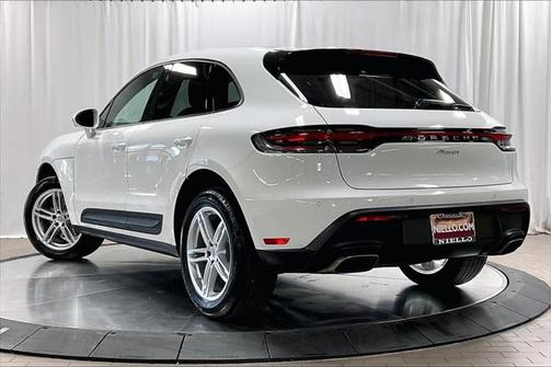 2025 Porsche Macan Base