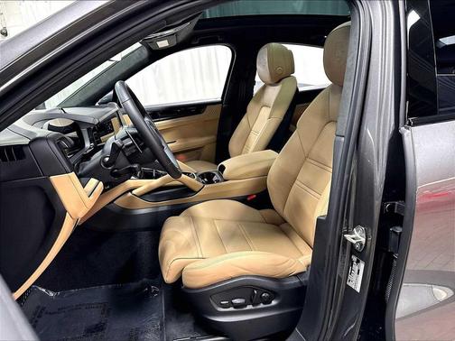 Quartzite Grey Metallic 2026 Porsche Cayenne Cayenne