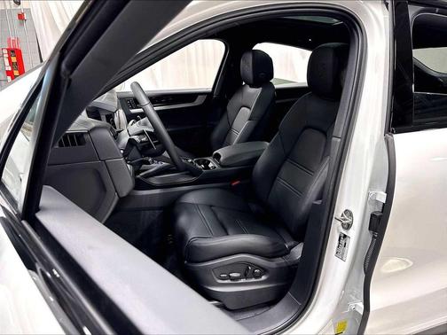 WHITE 2026 Porsche Cayenne Cayenne