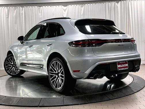 2026 Porsche Macan AWD