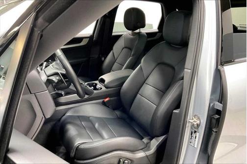 2025 Porsche Cayenne AWD