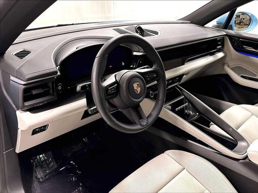 Frozen Blue Metallic 2025 Porsche Macan Macan Electric