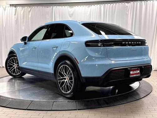 Frozen Blue Metallic 2025 Porsche Macan Macan Electric
