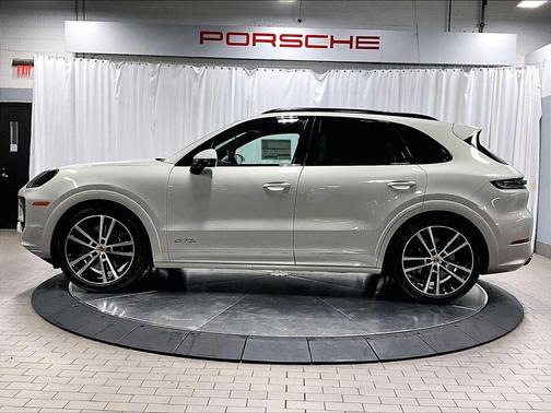 2026 Porsche Cayenne GTS