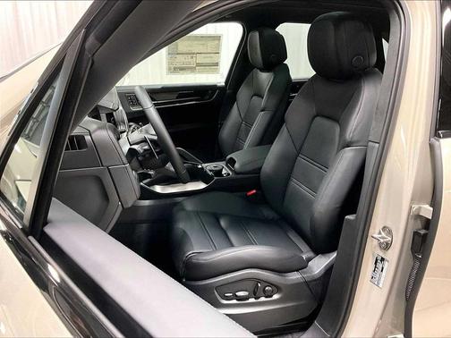 2026 Porsche Cayenne GTS