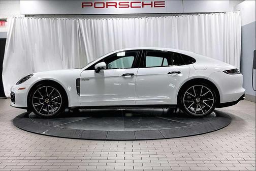 2023 Porsche Panamera 4