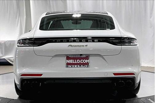 2023 Porsche Panamera E-Hybrid 4
