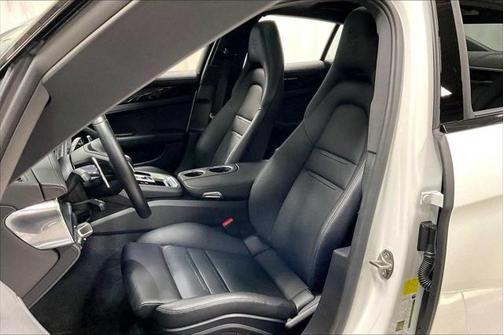2023 Porsche Panamera E-Hybrid 4