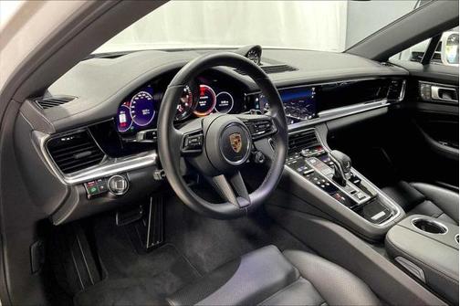 2023 Porsche Panamera E-Hybrid 4