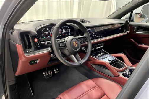 2025 Porsche Cayenne GTS