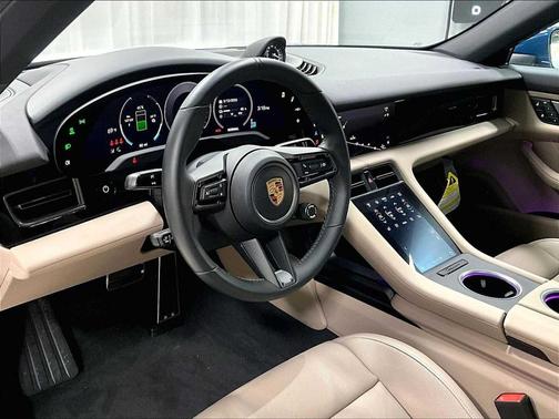 2025 Porsche Taycan 