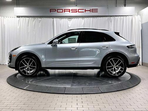 2026 Porsche Macan AWD