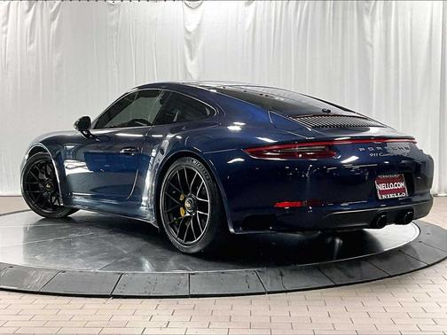 2017 Porsche 911 Carrera 4 GTS