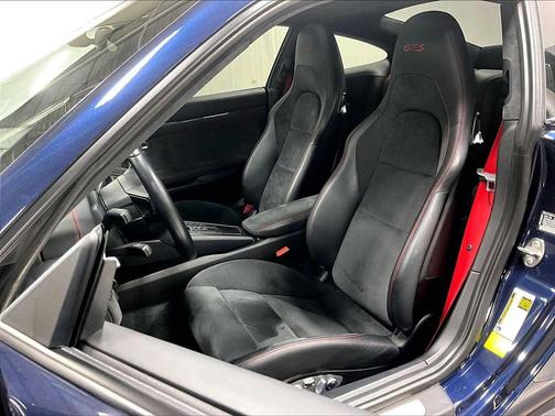 2017 Porsche 911 Carrera 4 GTS