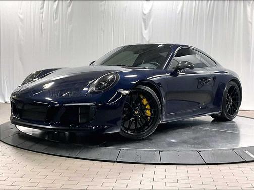 2017 Porsche 911 Carrera 4 GTS