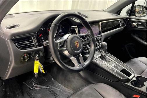 2021 Porsche Macan AWD