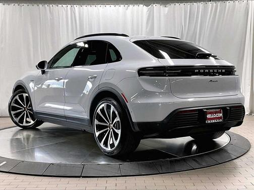 2025 Porsche Macan Electric