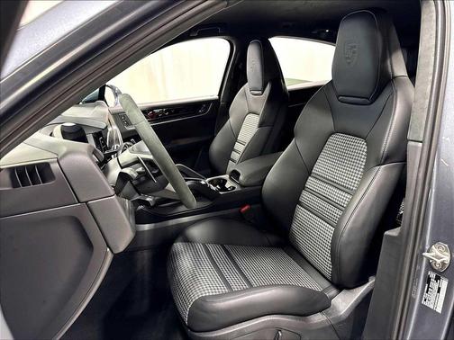 VANADIUM GREY 2026 Porsche Cayenne S
