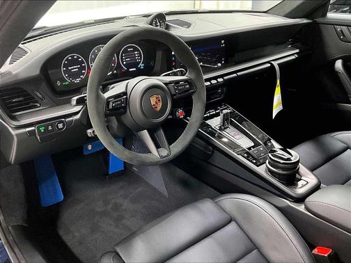 2026 Porsche 911 Carrera 4 GTS