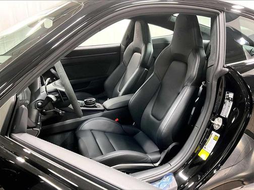 2026 Porsche 911 Carrera 4 GTS