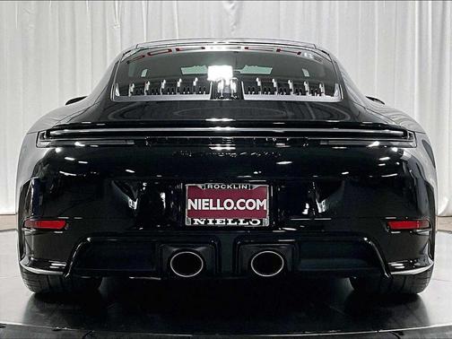 2026 Porsche 911 Carrera 4 GTS